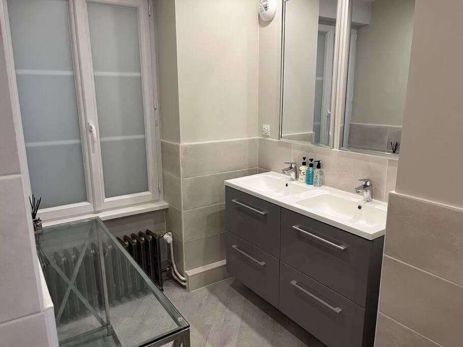 A La Maison - hébergement de luxe Domfront  Extérieur photo