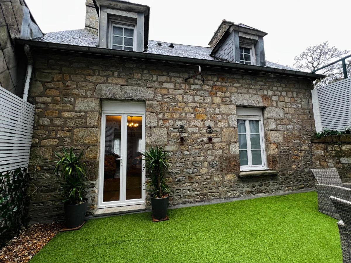 A La Maison - hébergement de luxe Domfront  Extérieur photo